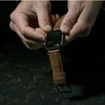 Nomad Strap Traditional Leather Brown Connection Black for Apple Watch 42/44/45/49mm -  Λουράκια για Apple Watch στο Twiinshop